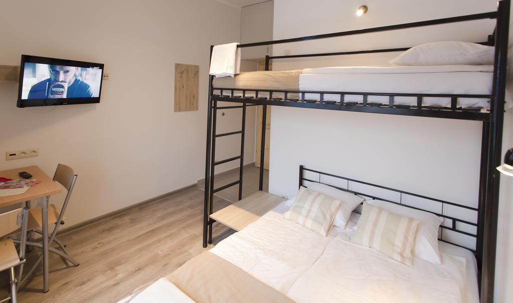 Arcus Premium Hostel Варшава Екстер'єр фото